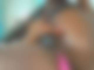 Live cam show with Maddy - Petite on Camsoda