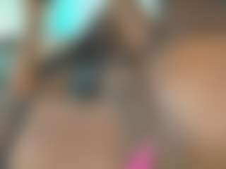 Live-camshow met Maddy - Ebony Petite op Camsoda