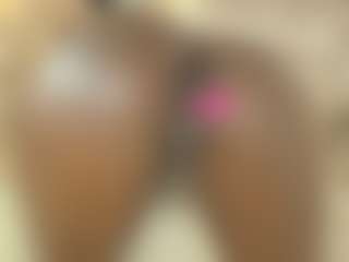 Live cam show with Maddy - Ebony on Camversity | colombia