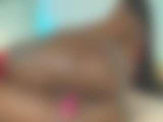 Live cam show with Maddy - Brown Eyes Black on xDating
