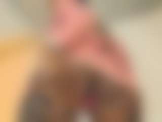 Live cam show with Maddy - Petite on Camsoda