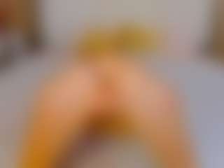 Live cam show with bellatip - Fingering on SxyPornLive