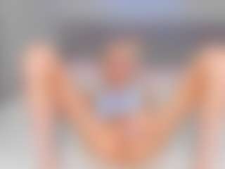 Live cam show with bellatip - Shaved Pussy on Camming Site