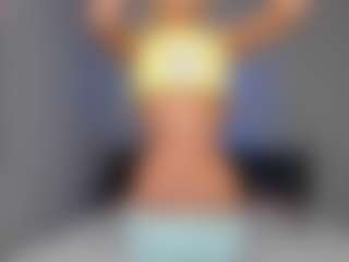 Live cam show with bellatip - Flashing on Gym Cam Girls