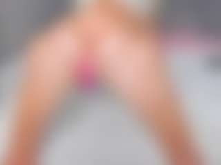 Live cam show with bellatip - Petite on Camsoda