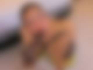 Live cam show with elizabeth-bree - Petite on SinfulBabes