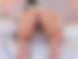 Live cam show with elizabeth-bree - Shaved on camwithhim.com