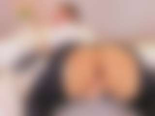 elizabeth-bree's Live Sex Cam Show