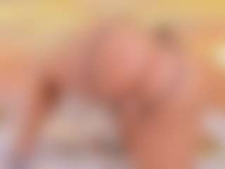 Live cam show with elizabeth-bree - Latex on Camsoda