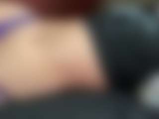 Live cam show with karoline1201 - Upskirt on Gym Cam Girls