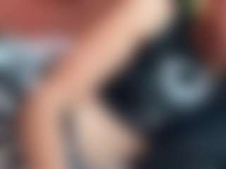Live cam show with karoline1201 - Living Room on Camsoda