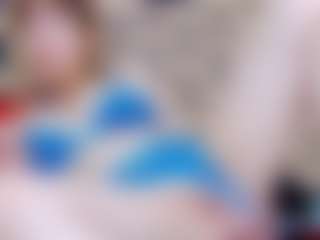 Live cam show with ivorydreams - Petite on Latina Girls