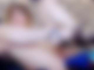 Live cam show with ivorydreams - Blonde Hair on Latina Girls