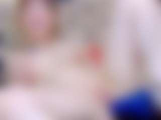 Live cam show with ivorydreams - Petite on Latina Girls