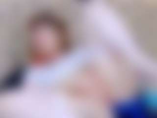 Live cam show with ivorydreams - Petite on AdultVida.com