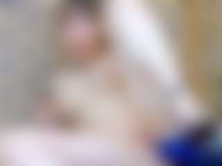 Live cam show with ivorydreams - Ass Bouncing on Dolls Live
