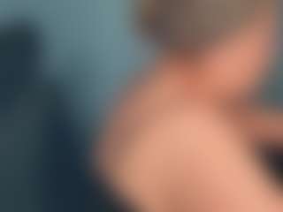 Live cam show with Ally - Grey Eyes on Camsoda
