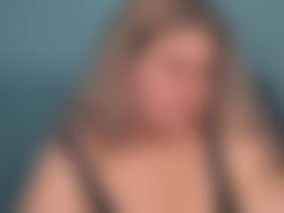 Live cam show with Ally - Living Room on Camsoda