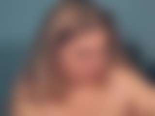 Live cam show with Ally - Living Room on CamwithHer