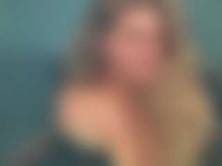 Spettacolo in cam dal vivo con Ally - Milk su Camsoda