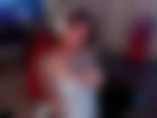 Live cam show with Emma - Bikini on madthumbs
