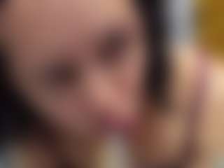 nikol32 MILF webcam performer live streaming