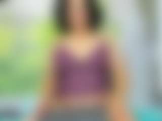 nikol32 MILF webcam performer live streaming