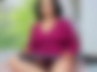 Live cam show with nikol32 - Housewife on Chatstar