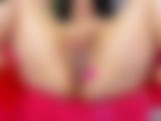 nikol32 MILF webcam performer live streaming