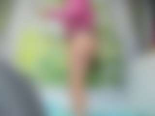 nikol32 MILF webcam performer live streaming