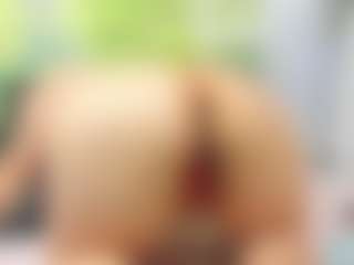 Live cam show with nikol32 - Living Room on Soda Cam