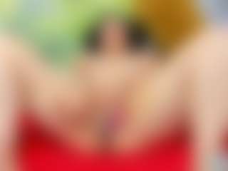 nikol32 MILF webcam performer live streaming