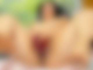 nikol32 MILF webcam performer live streaming