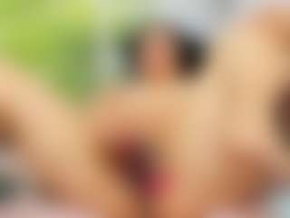 nikol32 MILF webcam performer live streaming