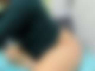 nikol32's Live Sex Cam Show