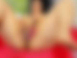 Live cam show with nikol32 - Living Room on Instabang