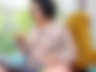 nikol32 MILF webcam performer live streaming