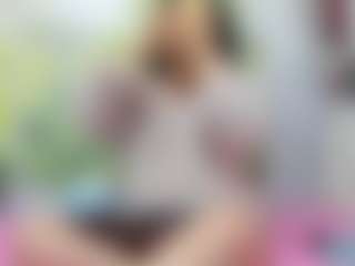 nikol32 MILF webcam performer live streaming