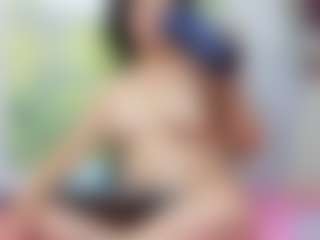 Modelka MILF nikol32 nadaje na żywo