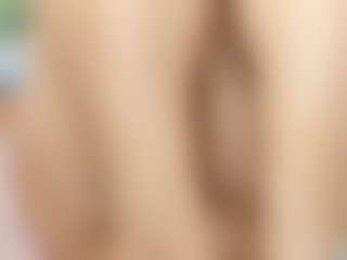 Live cam show with nikol32 - Bedroom MILF on liverealitysex.com