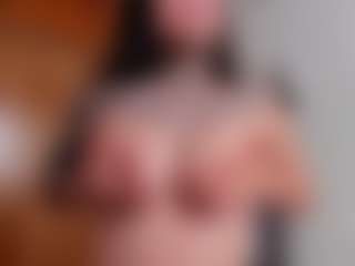 Live cam show with Samantha - Submissive on sexylive.show