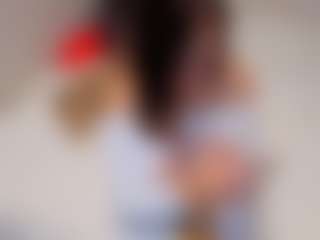 Live cam show with sofiastevens - Average on SmokeAndPoke