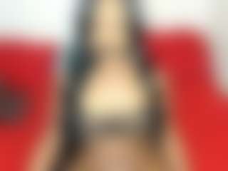 Live cam show with Angel Lavey-Parsons - Petite on live18s.com