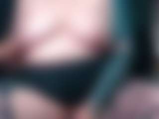 Live cam show with ChubbyPussycat - Blue Eyes on Uber Horny