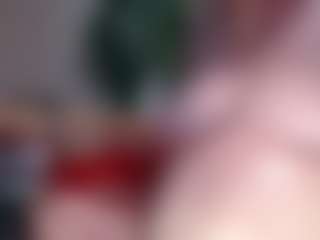 ChubbyPussycat MILF webcam performer live streaming