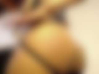 Live cam show with Tatis - Black MILF on Camming Site