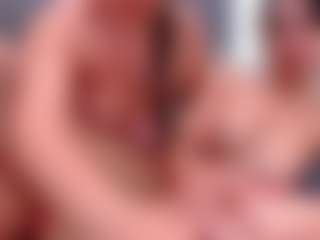 GanseloMix MILF webcam performer live streaming