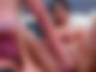 Live cam show with GanseloMix - Lesbian on AdultVida.com