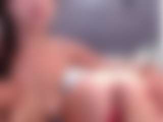 Live cam show with GanseloMix - Shaved Pussy on Free Soda