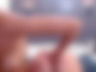 Live cam show with GanseloMix - Bedroom on Camsoda